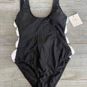 Sleek Black and White One Piece Swimsuit with Contrast Panels